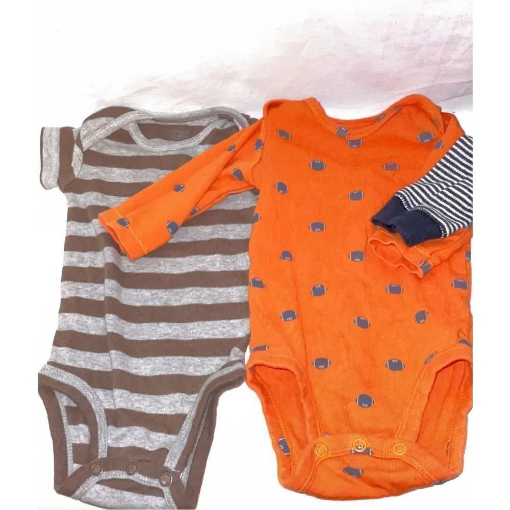 4 Carter’s body suits  - Picture 3 of 7